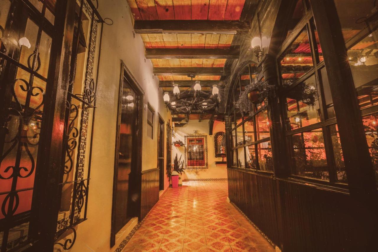 Hotel Palacio De Moctezuma San Cristobal de las Casas Bagian luar foto