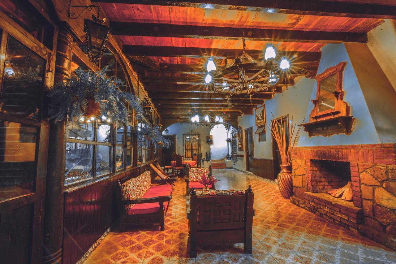 Hotel Palacio De Moctezuma San Cristobal de las Casas Bagian luar foto