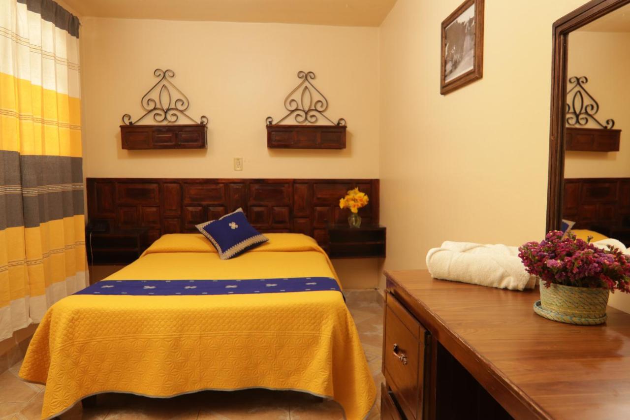 Hotel Palacio De Moctezuma San Cristobal de las Casas Bagian luar foto