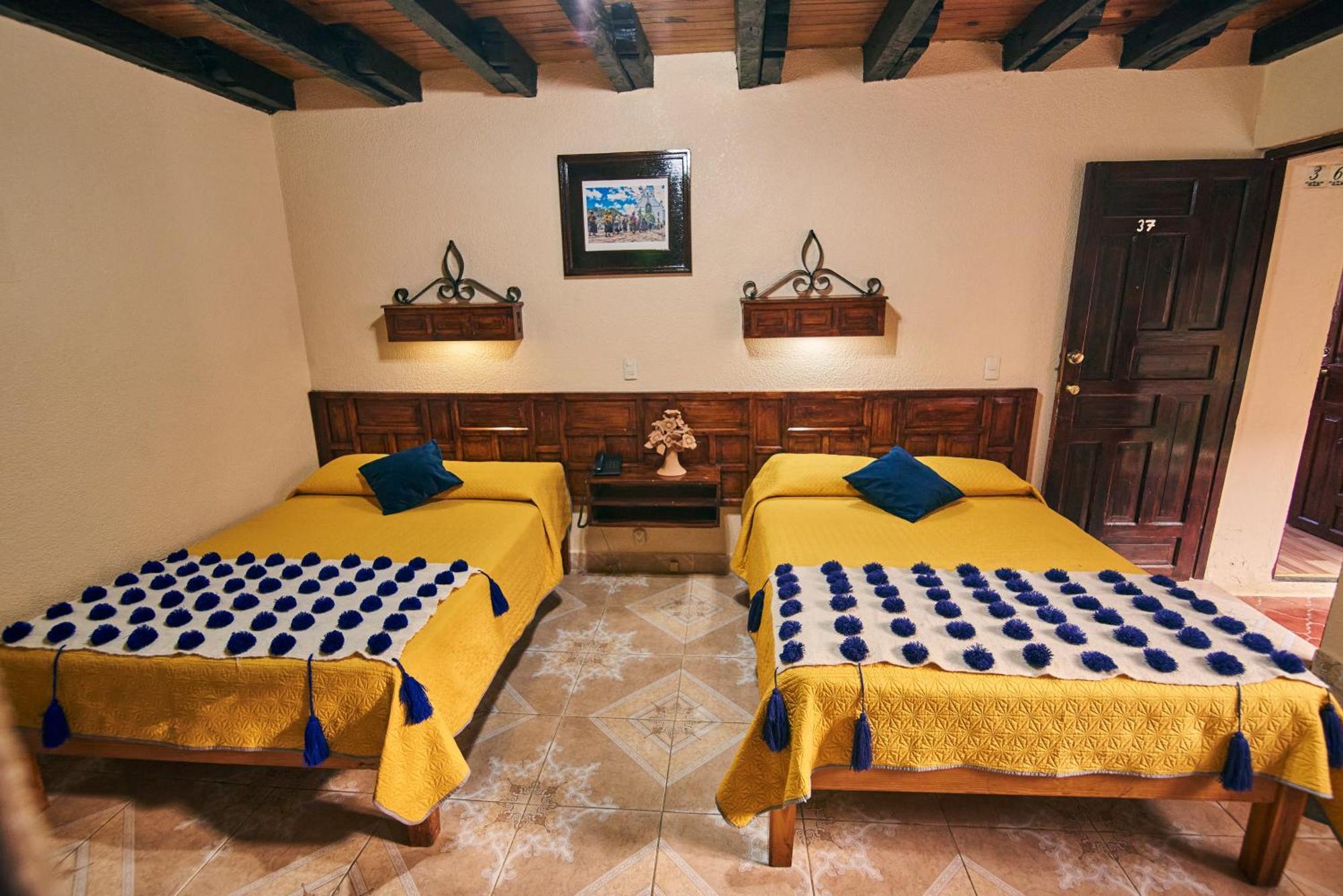 Hotel Palacio De Moctezuma San Cristobal de las Casas Bagian luar foto